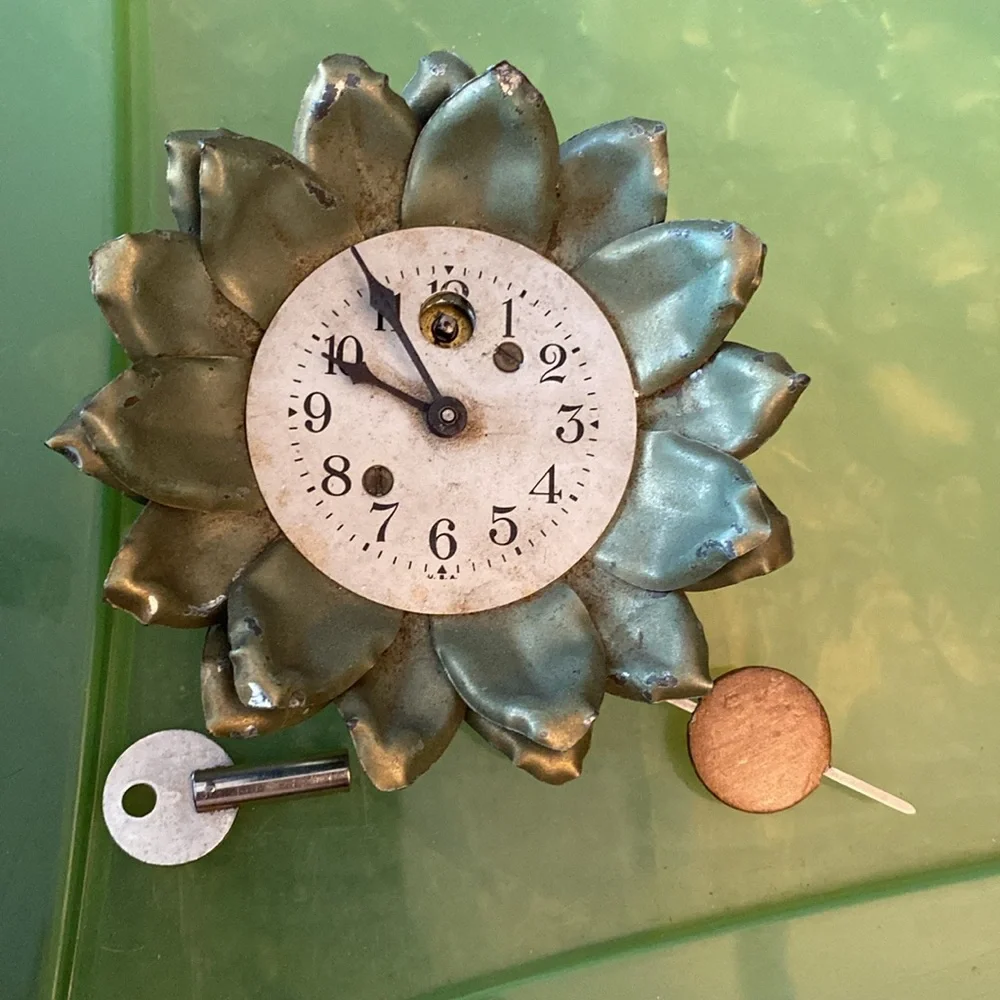 Vintage Floral Wall Clock Lux co.